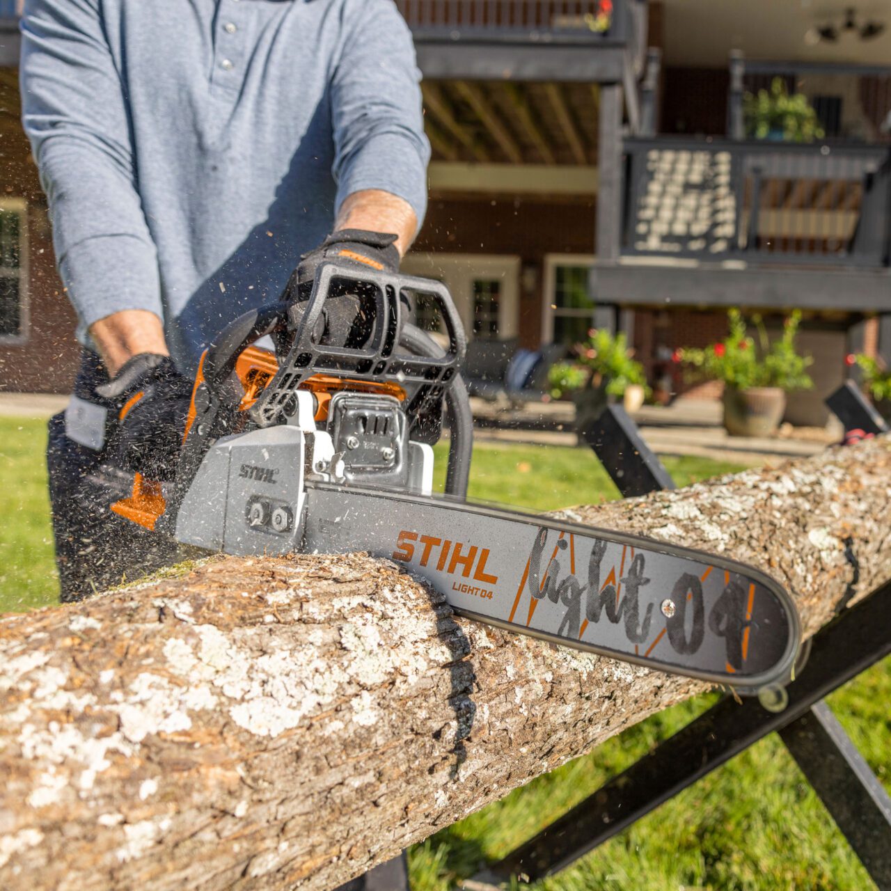 MS 250 Chainsaw - Image 4